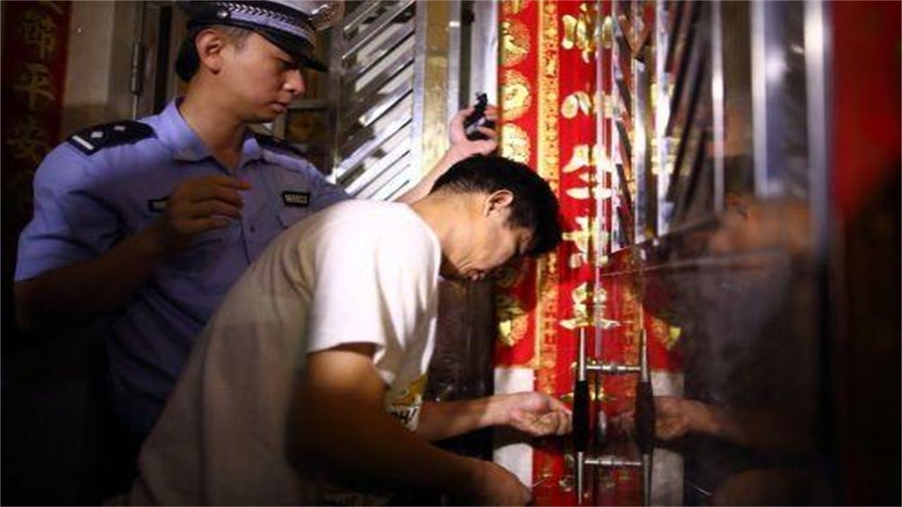 辽源请开锁师傅开了锁后，师傅